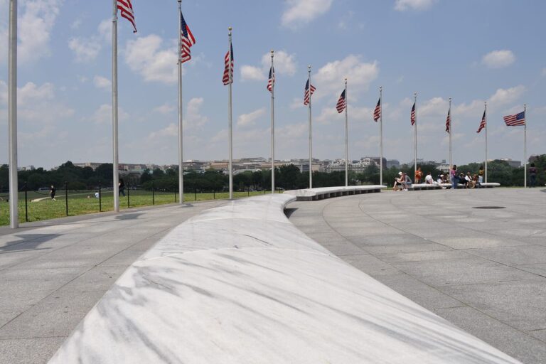 Bancs du Washington Monument